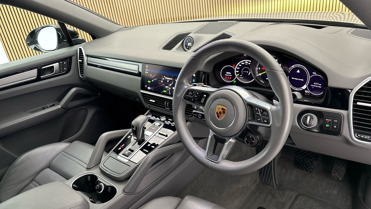 Porsche Cayenne Image 5