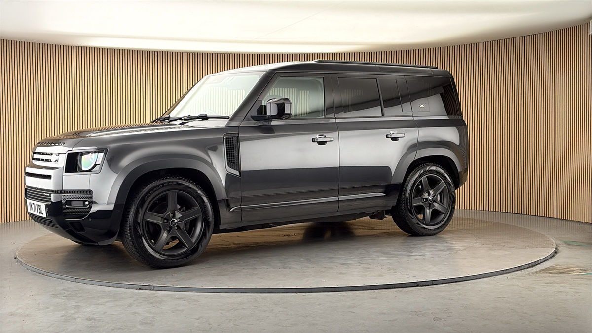 More views of Land Rover Defender 110