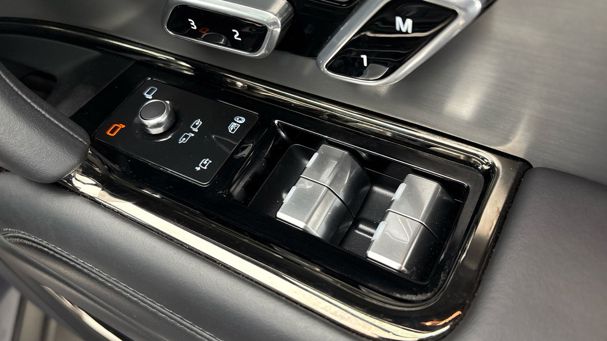 Land Rover Range Rover Sport Image 26