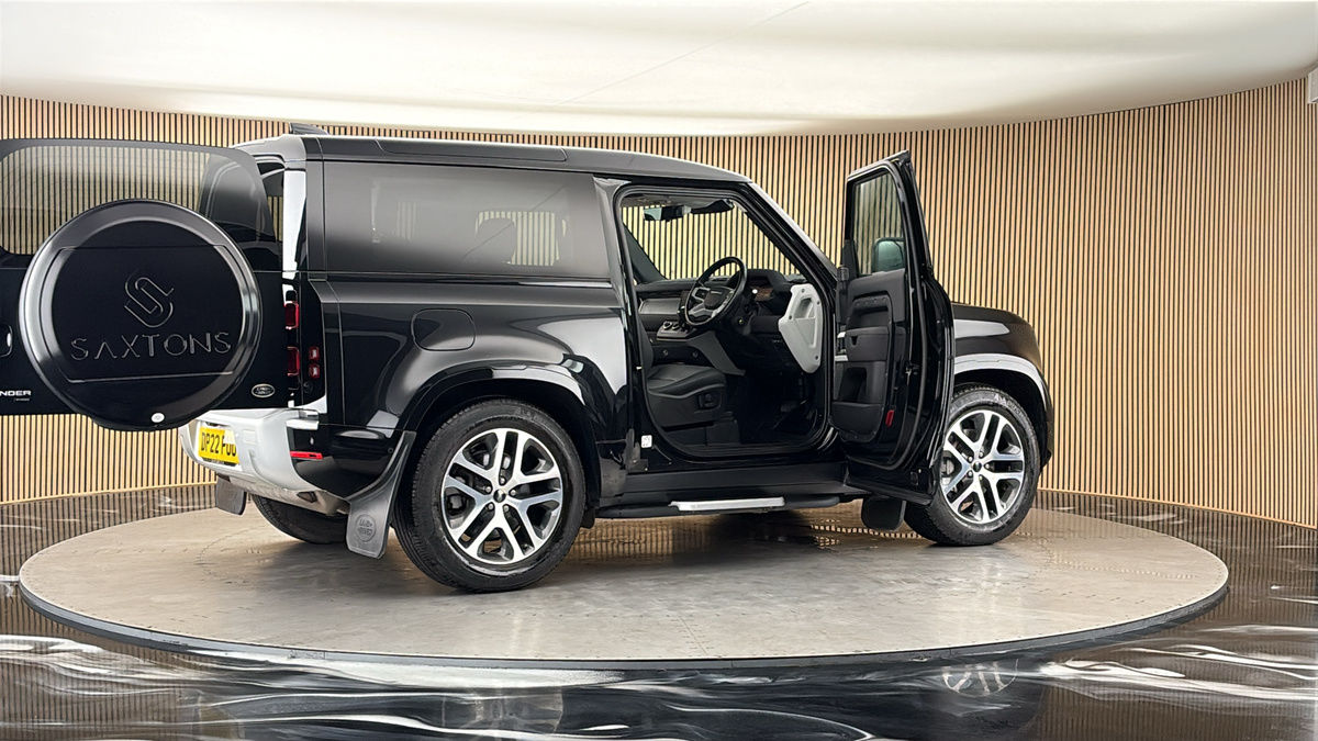 More views of Land Rover Defender 90
