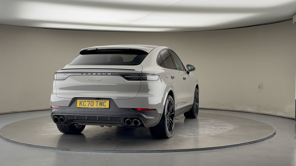 More views of Porsche Cayenne