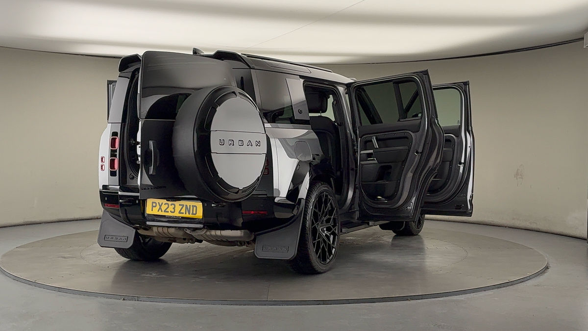 More views of Land Rover Defender 110