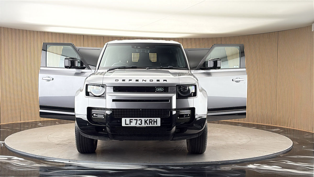 More views of Land Rover Defender 110