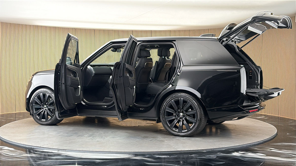 More views of Land Rover Range Rover