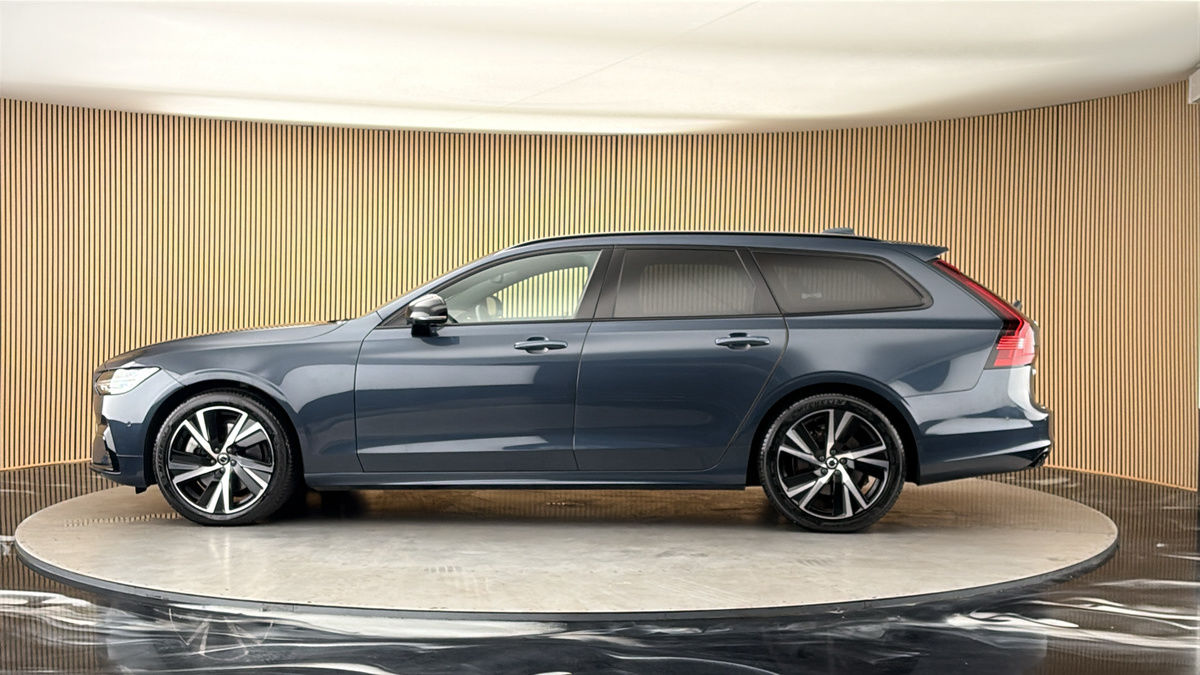 More views of Volvo V90
