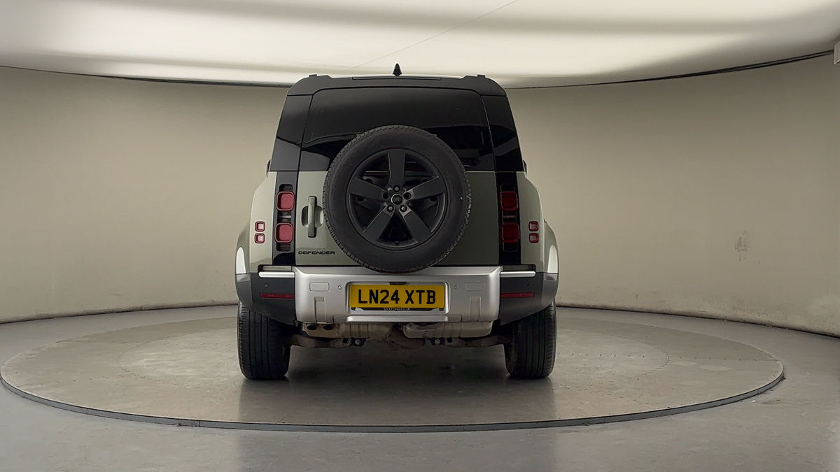 Land Rover Defender 110 Image 4