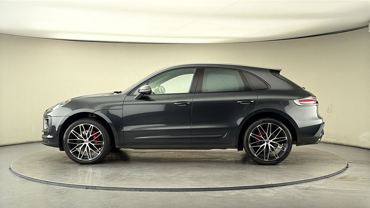 More views of Porsche Macan