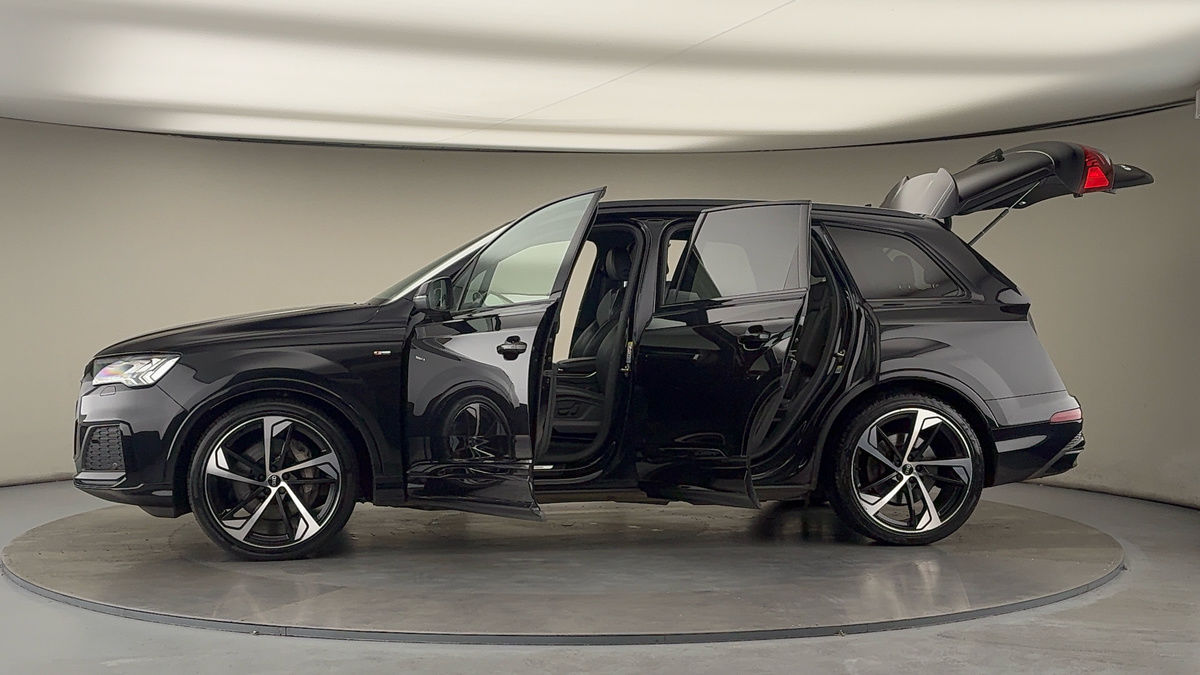More views of Audi Q7