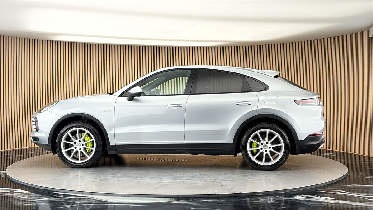 More views of Porsche Cayenne