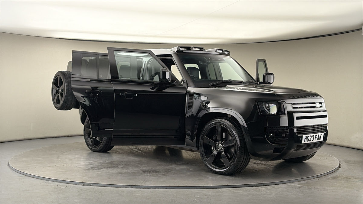 More views of Land Rover Defender 110