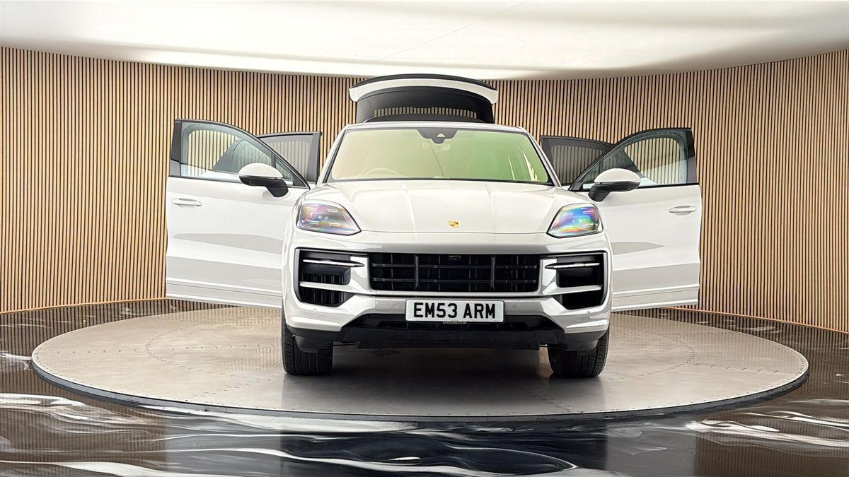 More views of Porsche Cayenne