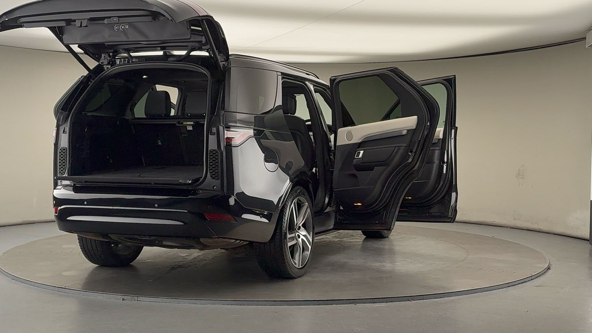 More views of Land Rover Discovery