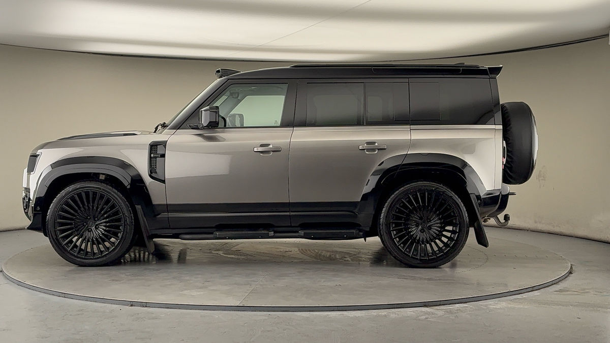 Land Rover Defender 110 Urban Image 15