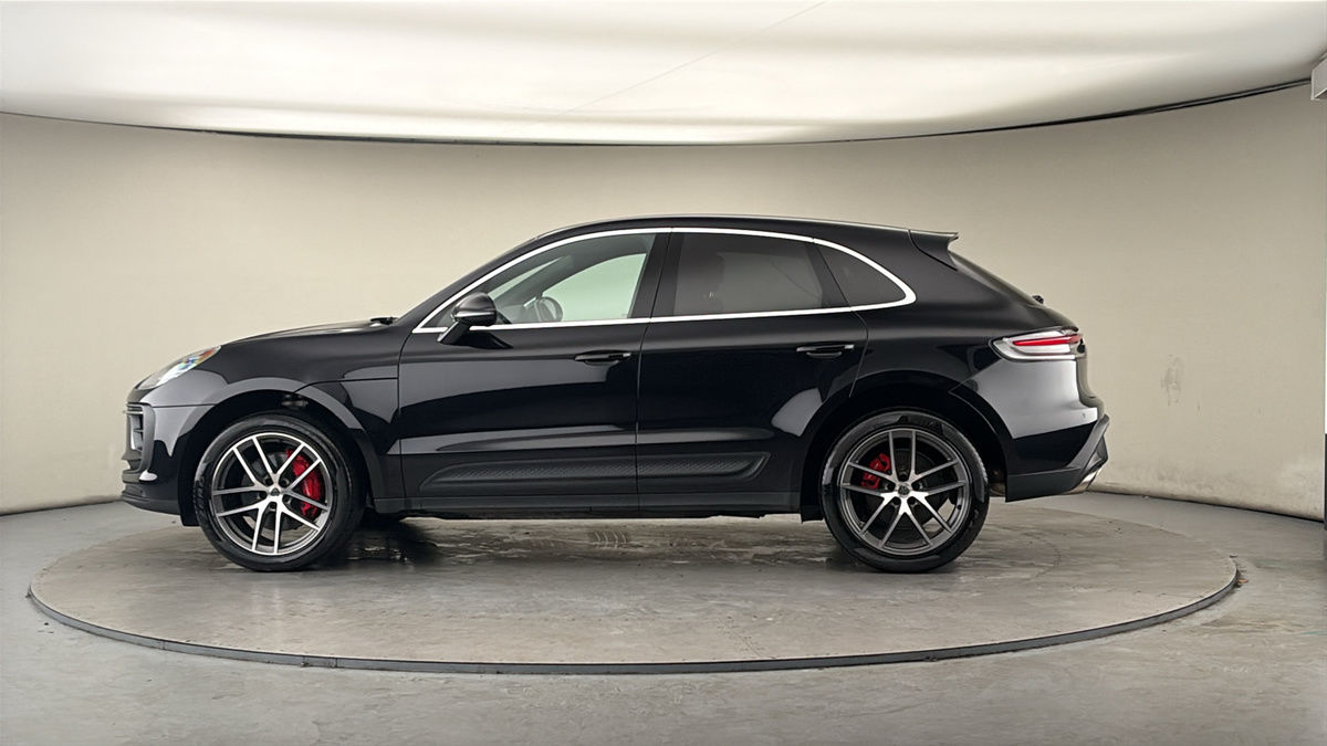 More views of Porsche Macan
