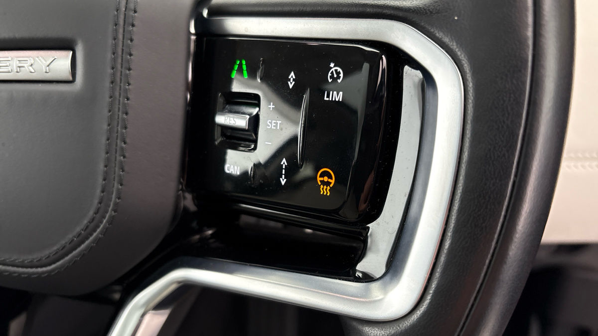 Land Rover Discovery Sport Image 29