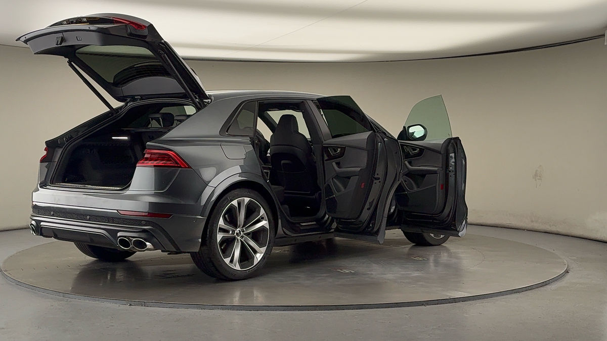 More views of Audi SQ8