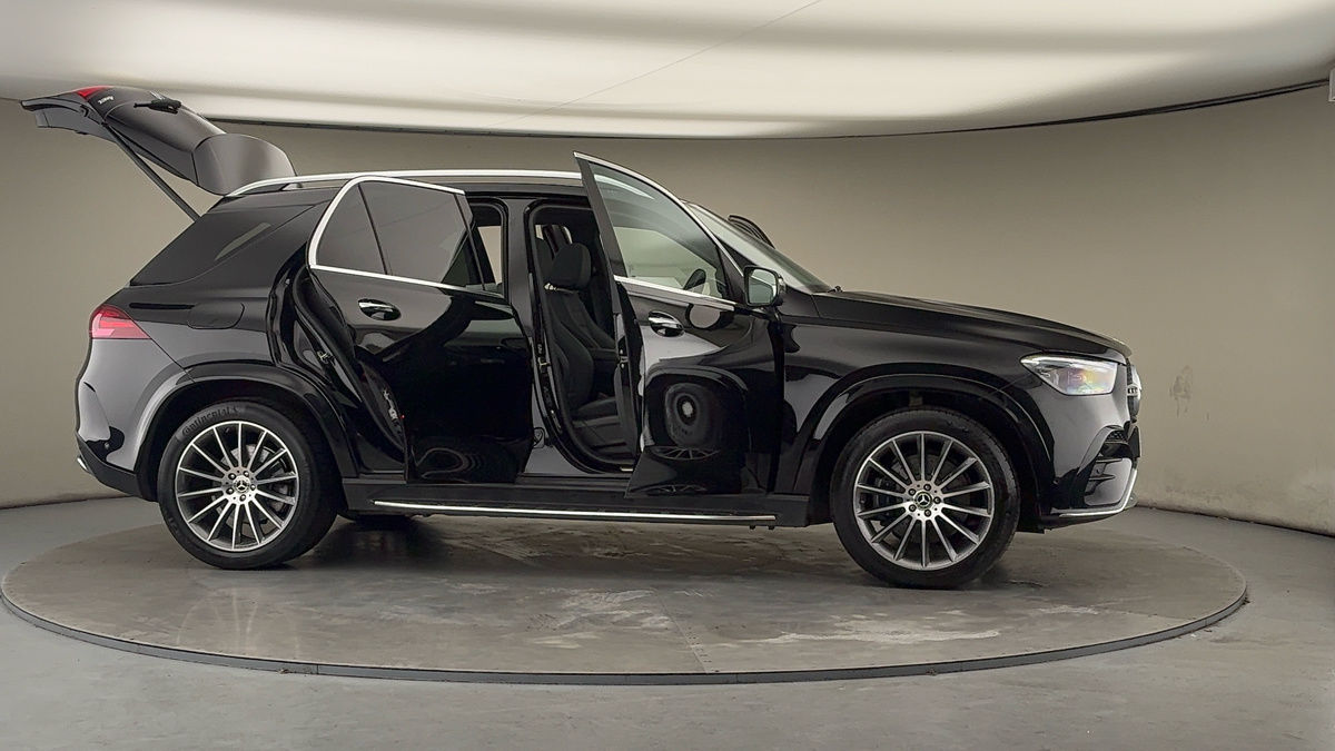 More views of Mercedes-Benz GLE