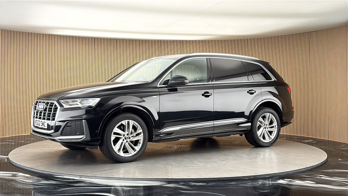 More views of Audi Q7