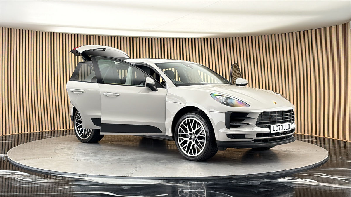 More views of Porsche Macan