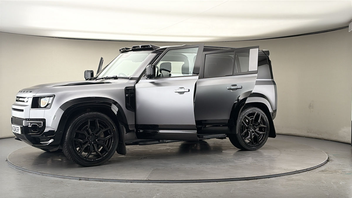 More views of Land Rover Defender 110