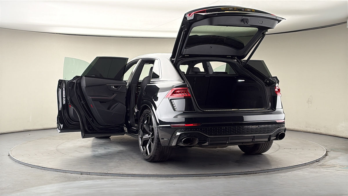 More views of Audi RSQ8