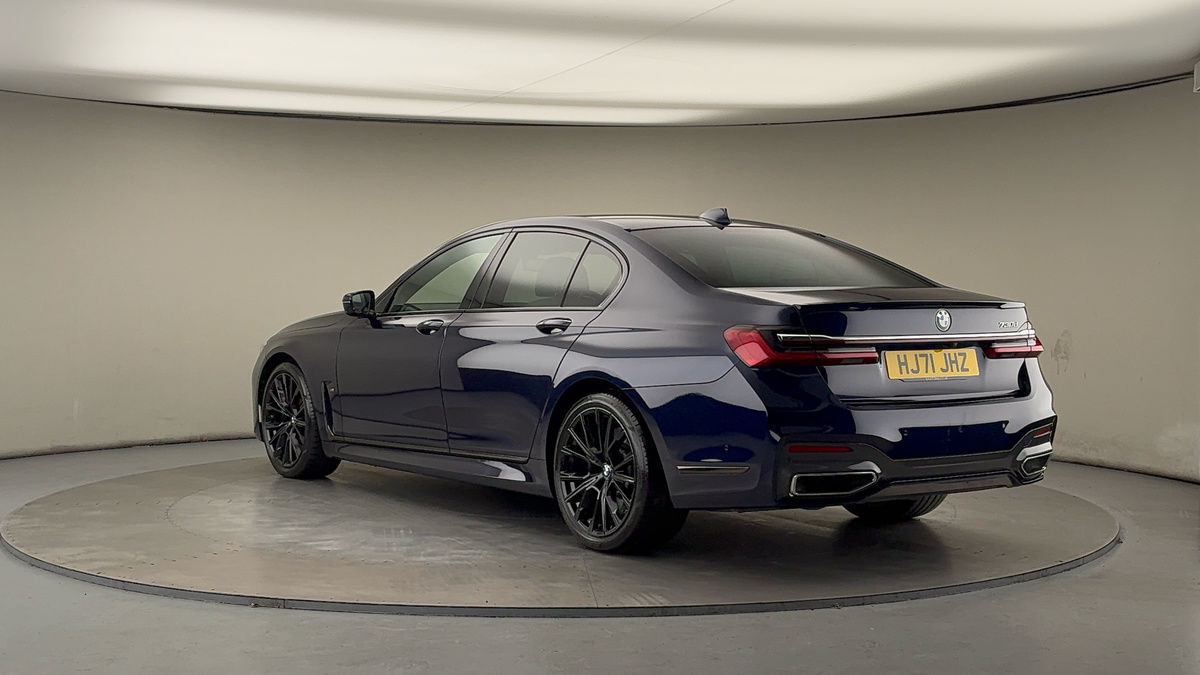 BMW 7 Series Image 2