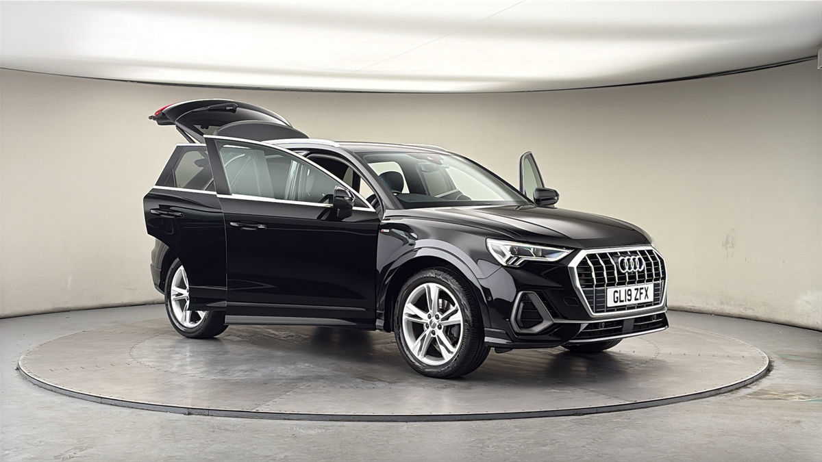 More views of Audi Q3