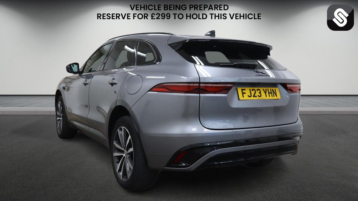 Jaguar F-PACE Image 3