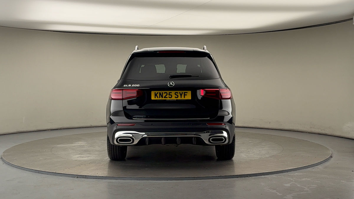 Mercedes-Benz GLB Image 4