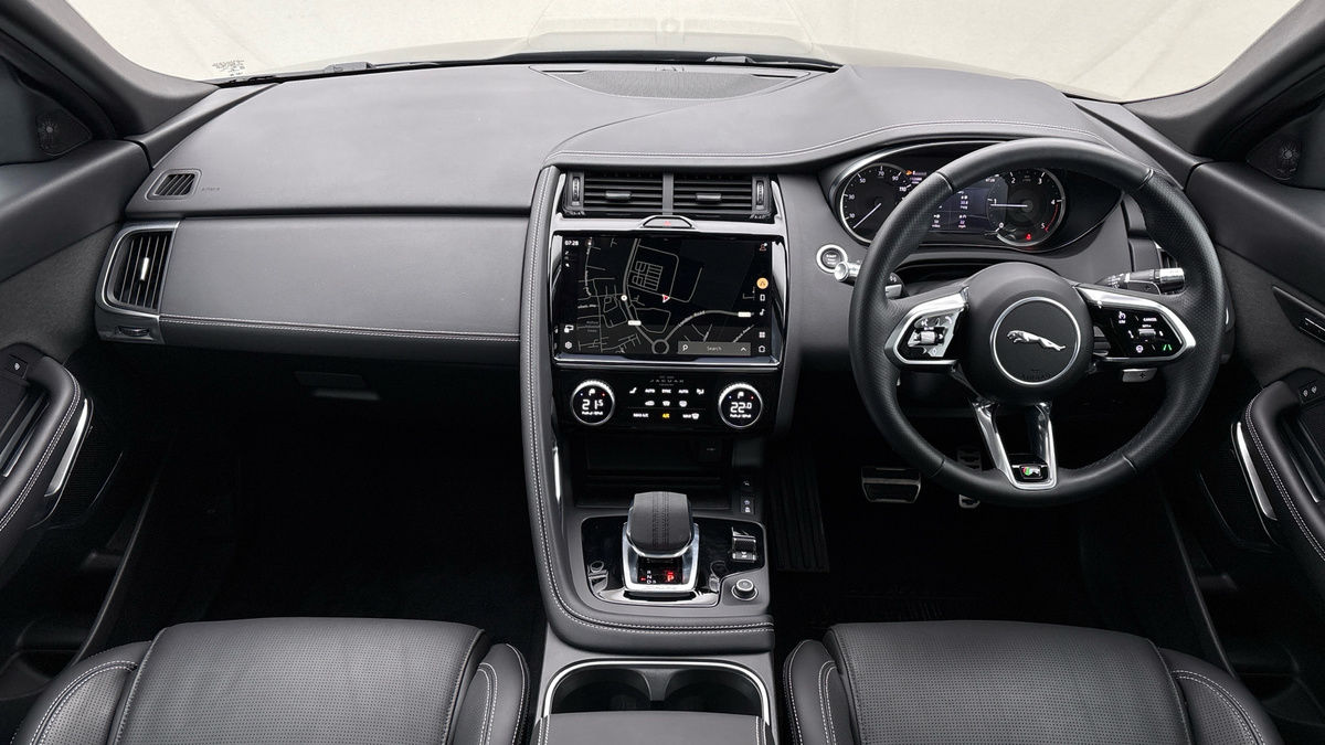 Jaguar E-PACE Image 12