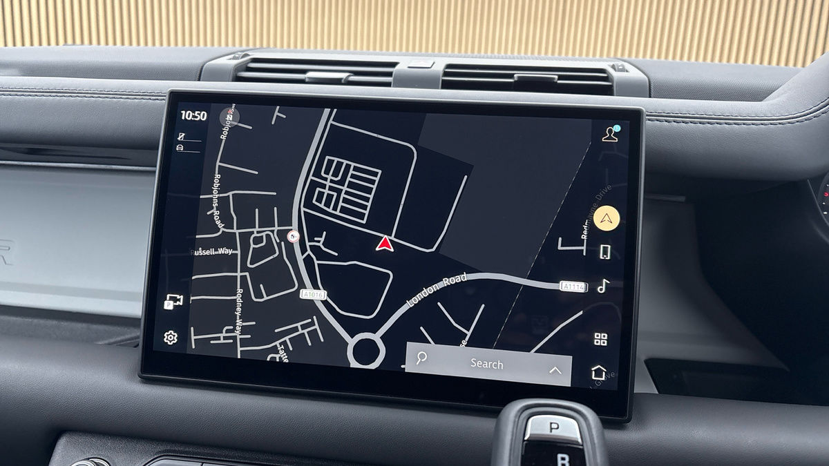 Land Rover Defender 90 Image 17