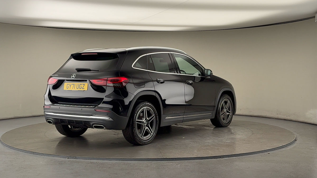 More views of Mercedes-Benz GLA