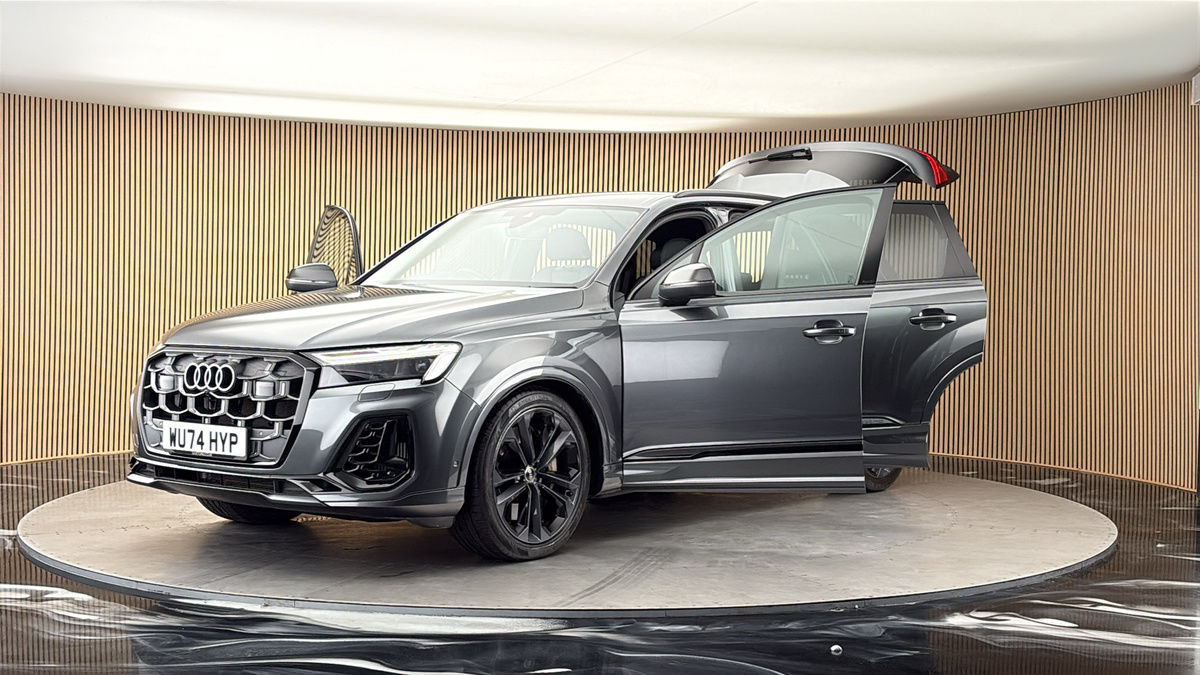 More views of Audi Q7