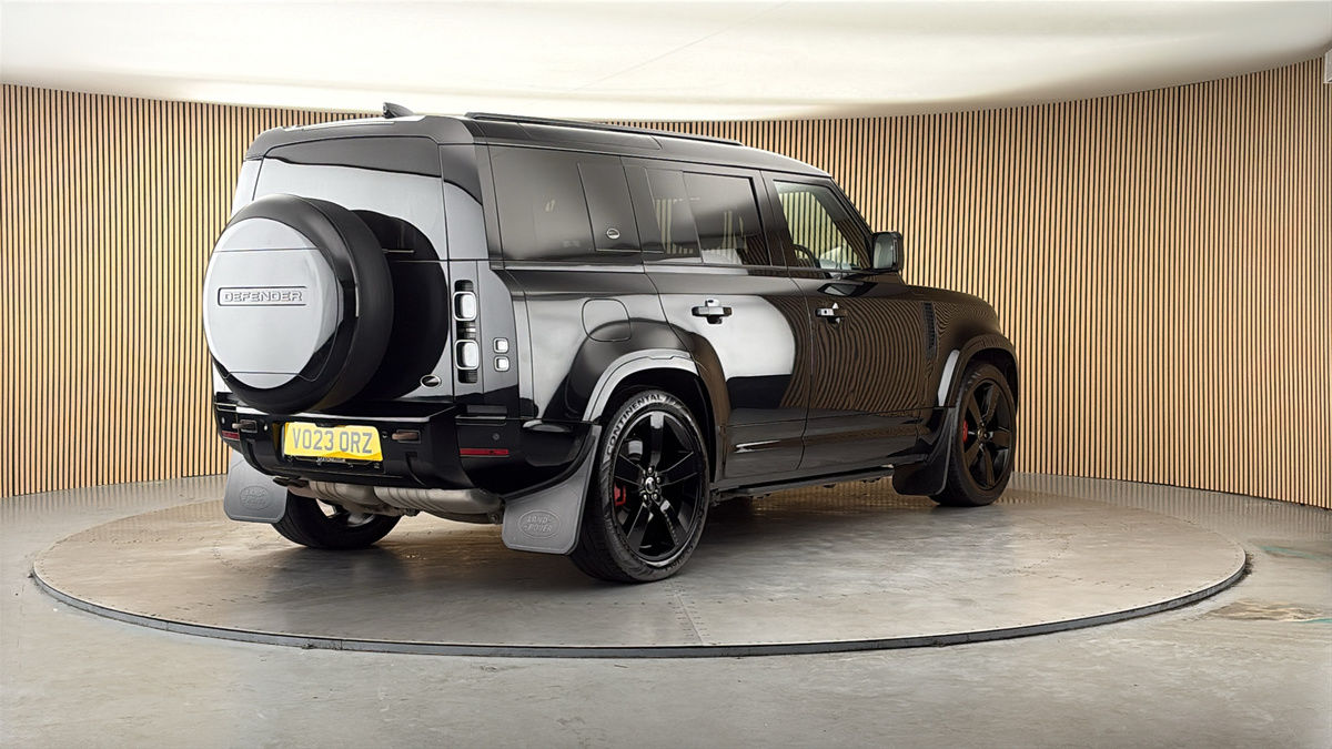 More views of Land Rover Defender 110