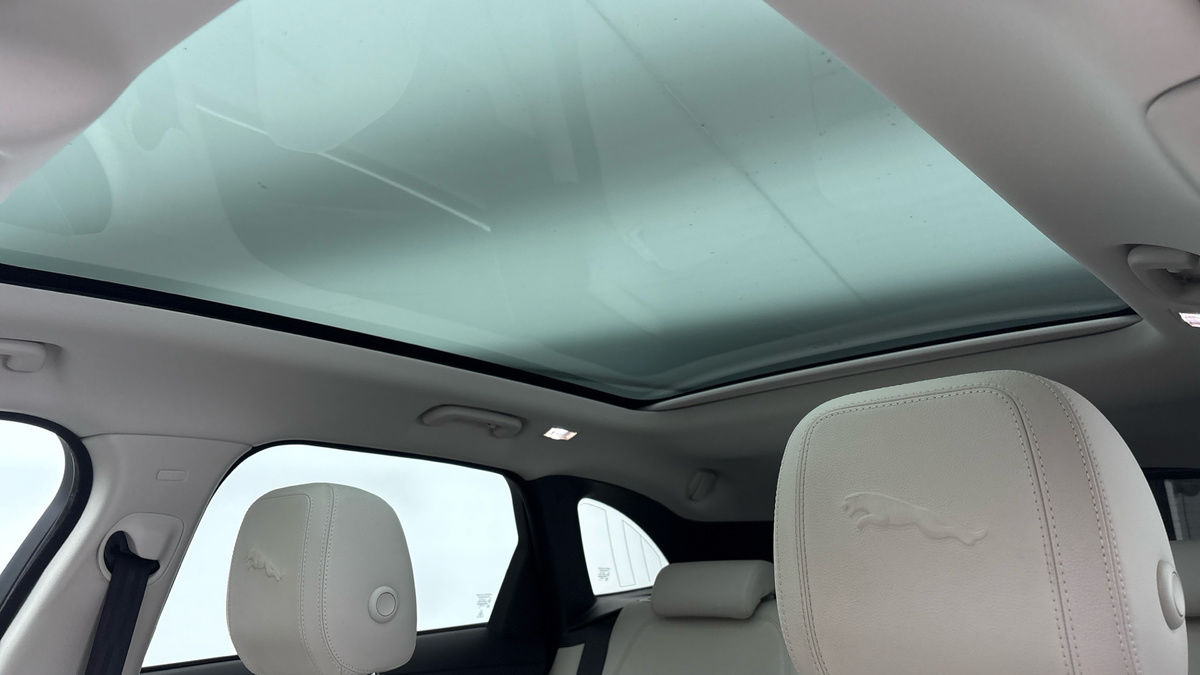 Jaguar F-PACE Image 6