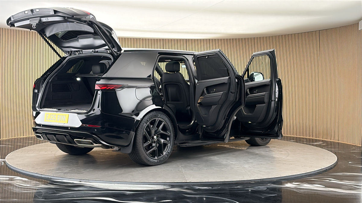 More views of Land Rover Range Rover Sport
