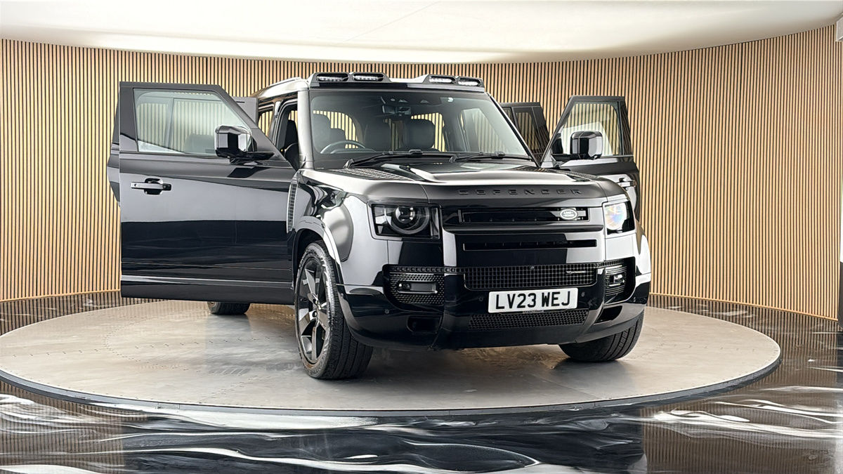 More views of Land Rover Defender 110