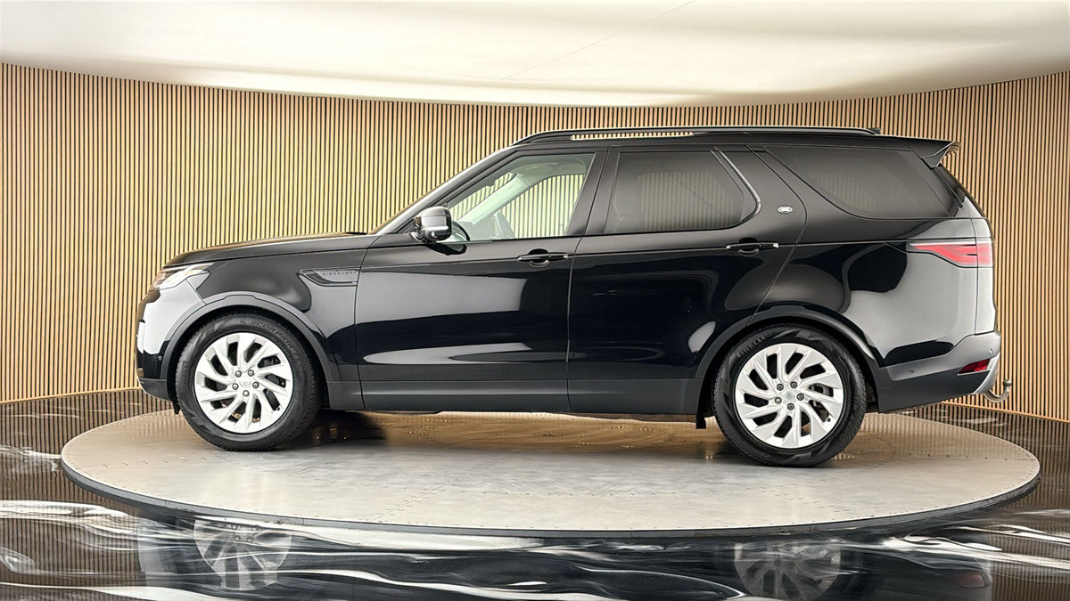 More views of Land Rover Discovery
