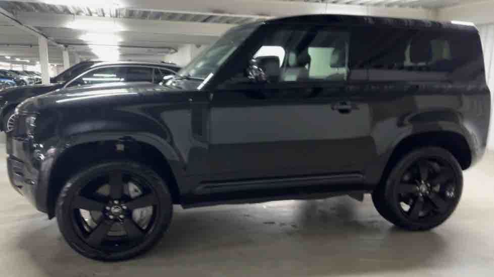 More views of Land Rover Defender 90