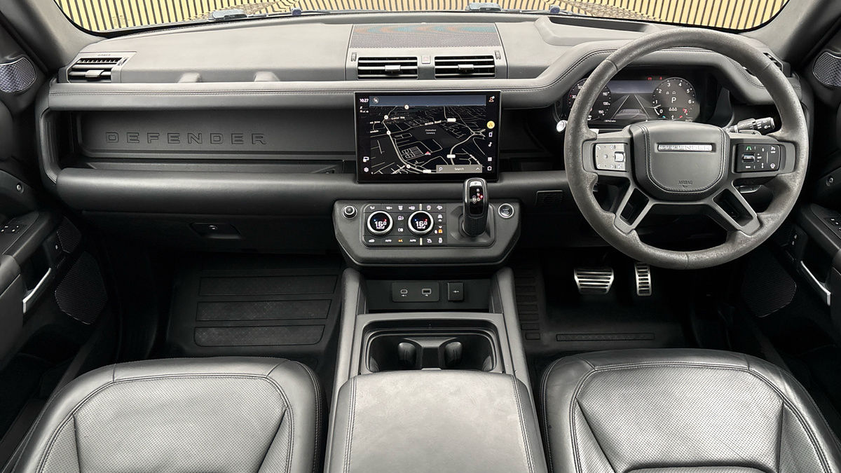 Land Rover Defender 110 Image 12