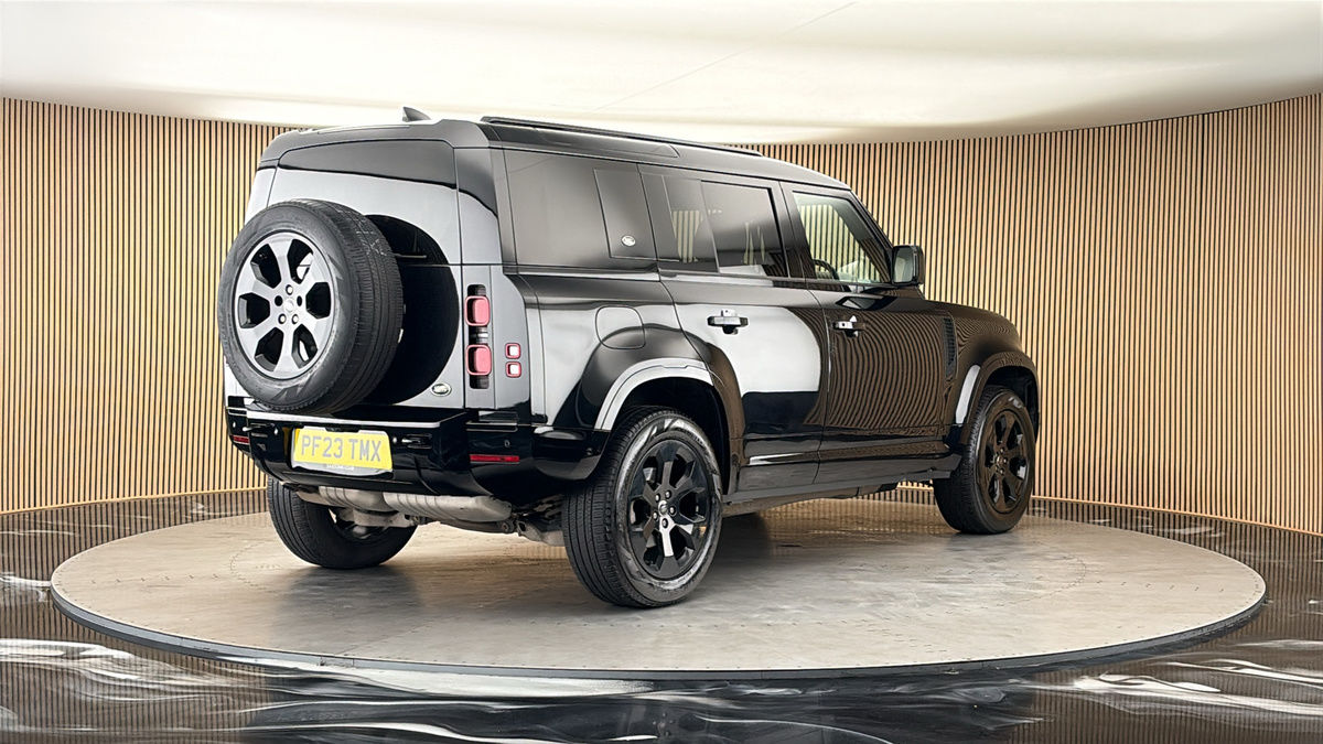 More views of Land Rover Defender 110