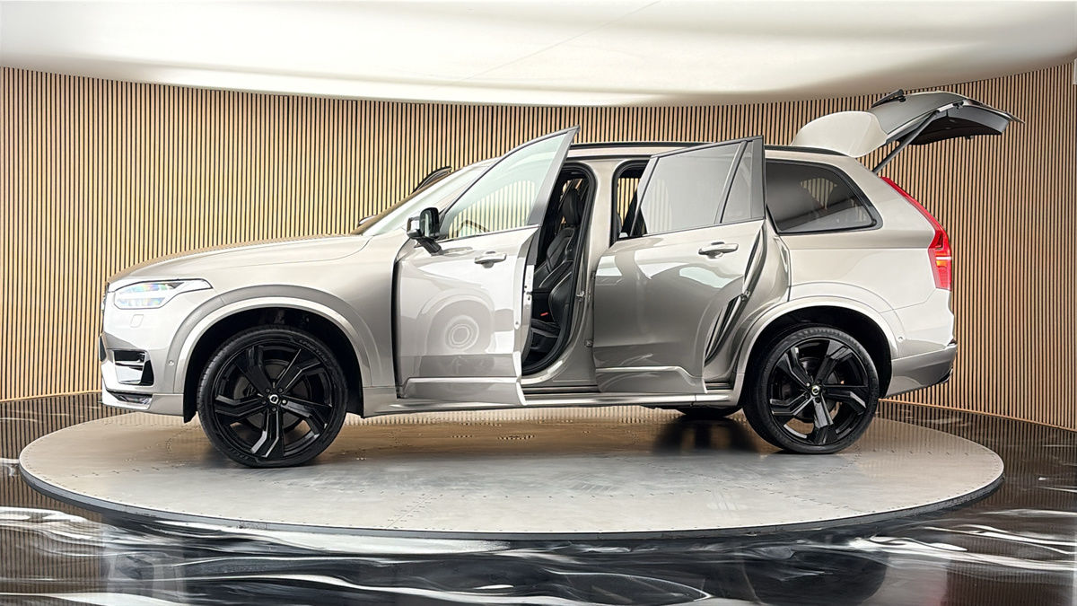 More views of Volvo XC90