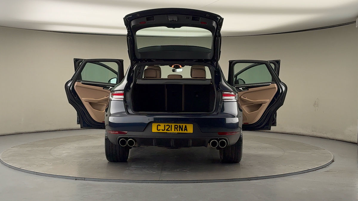 More views of Porsche Macan