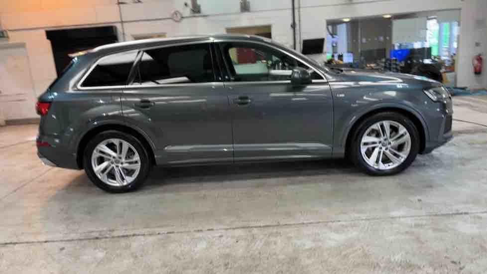 More views of Audi Q7