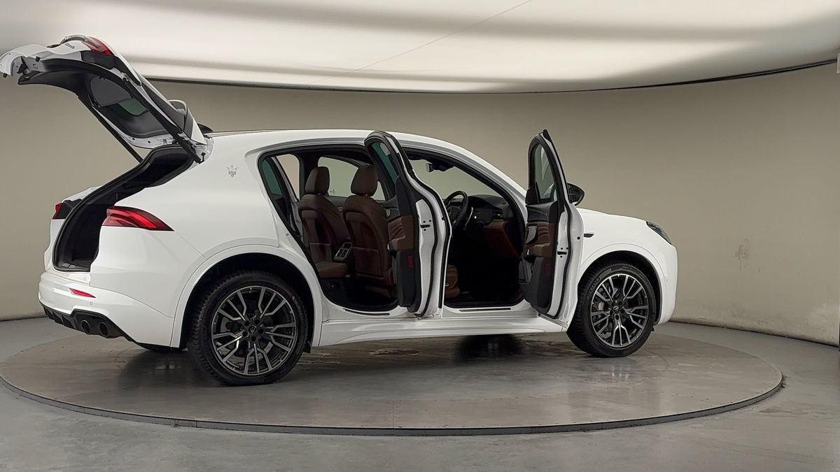 More views of Maserati Grecale