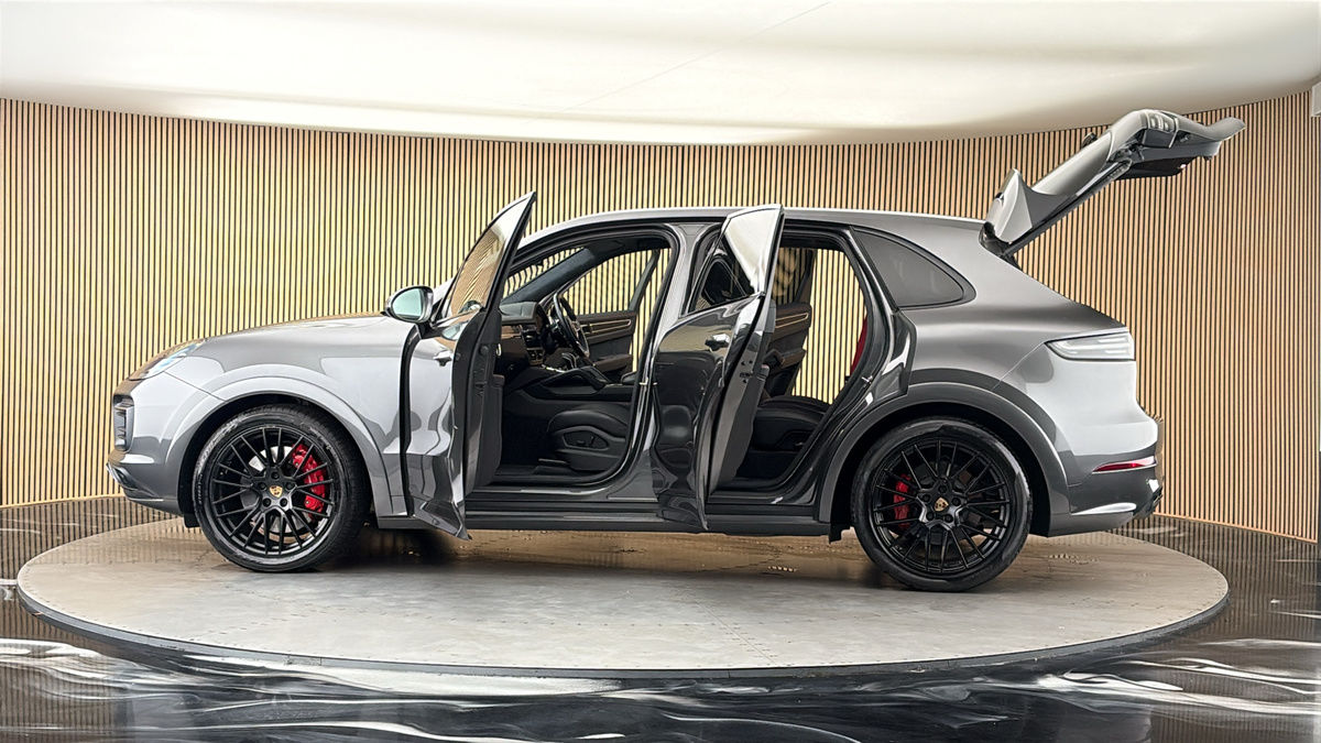 More views of Porsche Cayenne