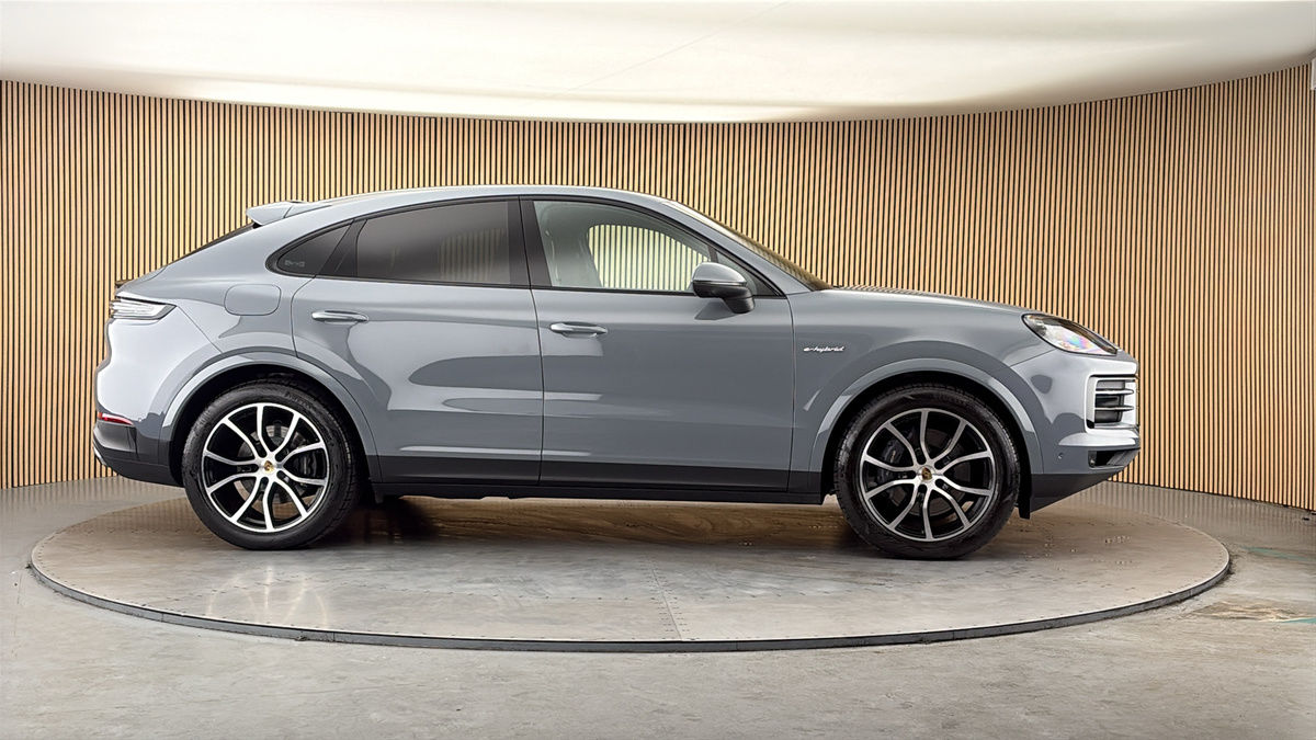 More views of Porsche Cayenne