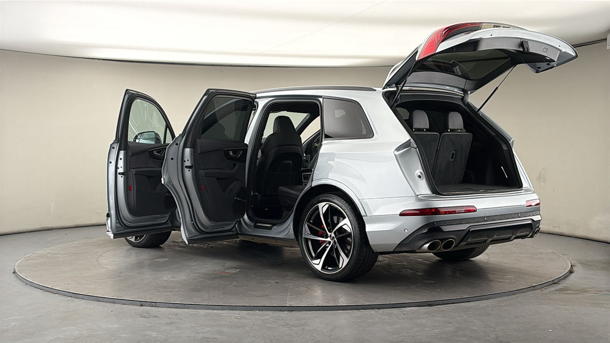 More views of Audi SQ7