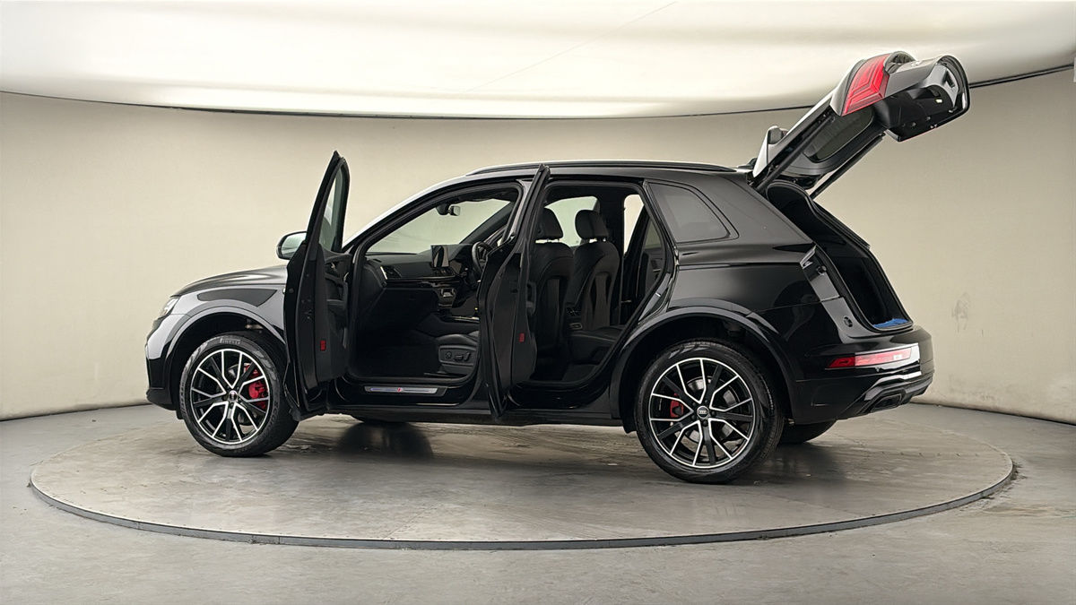 More views of Audi Q5