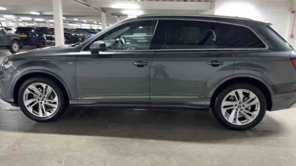More views of Audi Q7